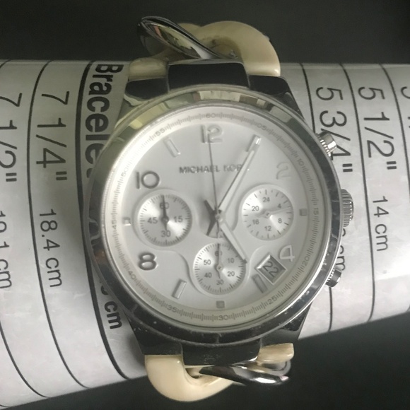 Michael Kors Silver-tone Women’s Runway Twist Chronograph Watch MK-4263 - Picture 1 of 11